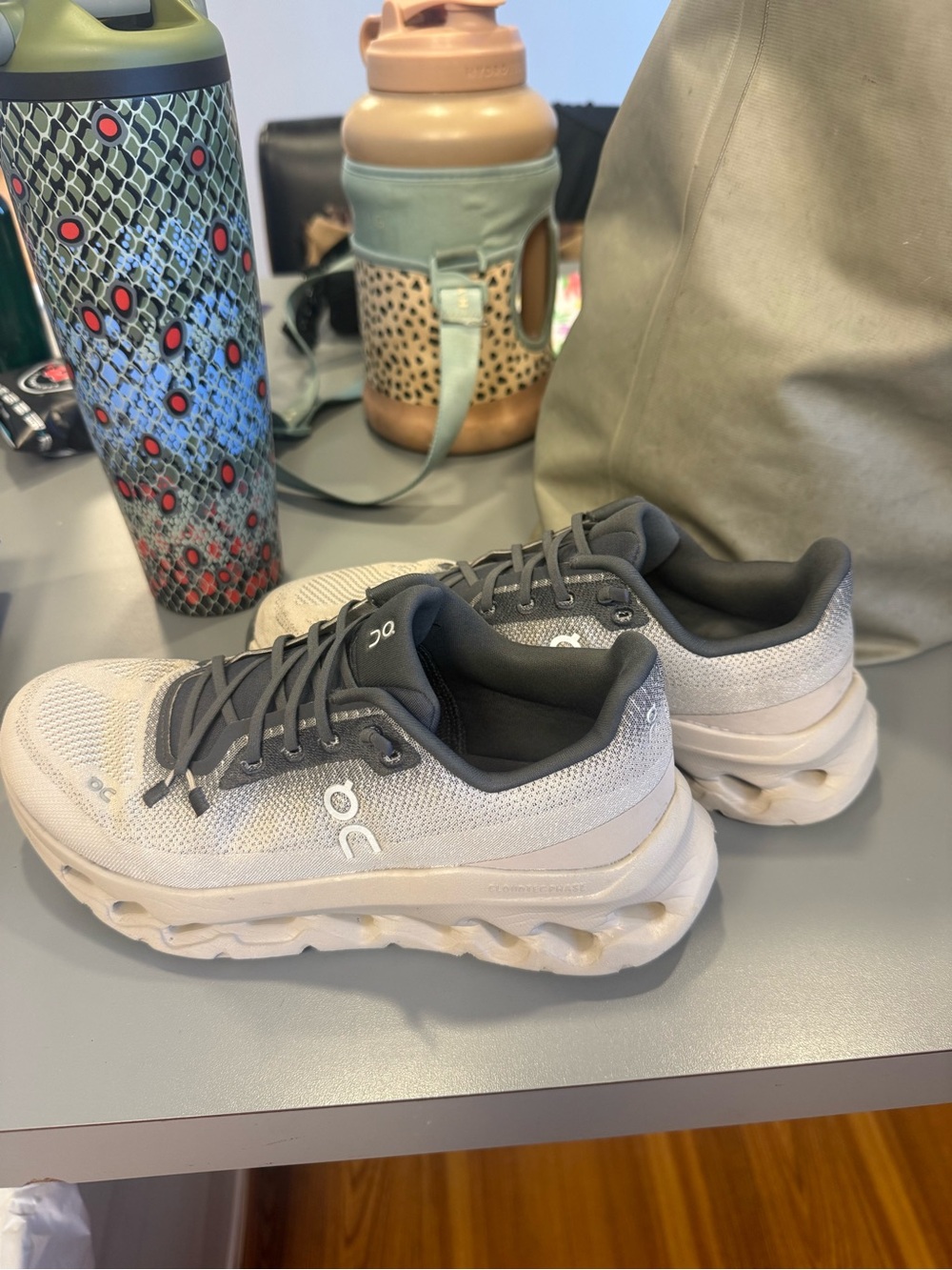 On Cloud Eclipse/Desert running shoe